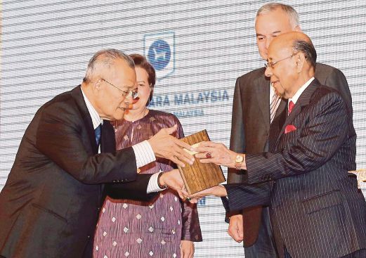 2014 : Royal Award for Datuk Dr Abdul Halim